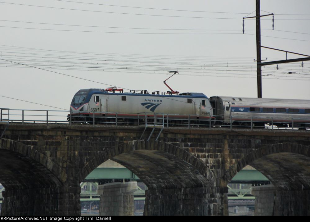 AMTK 669 on train 147